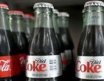Por que a Coca Cola tem sabor melhor em garrafa de vidro? Ciência revelou o mistério