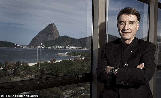 Eike Batista joga R$ 700 mil no mar em Ipanema para “apaziguar Iemanjá” 