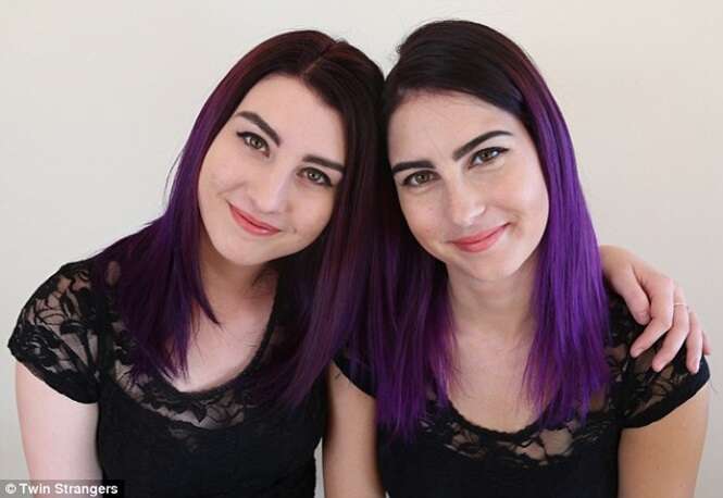 Mulheres que parecem irmãs gêmeas se conhecem pela internet e viajam para se encontrarem