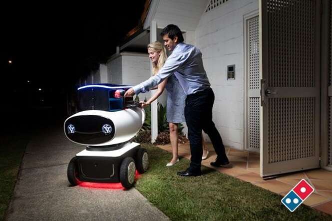 Pizzaria inova com robô que faz entrega a domicílio