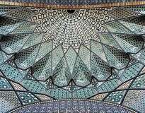 18 tetos hipnotizantes de mesquitas iranianas