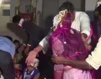 Vídeo chocante mostra criança de 5 anos chorando ao ser forçada a se casar com adolescente
