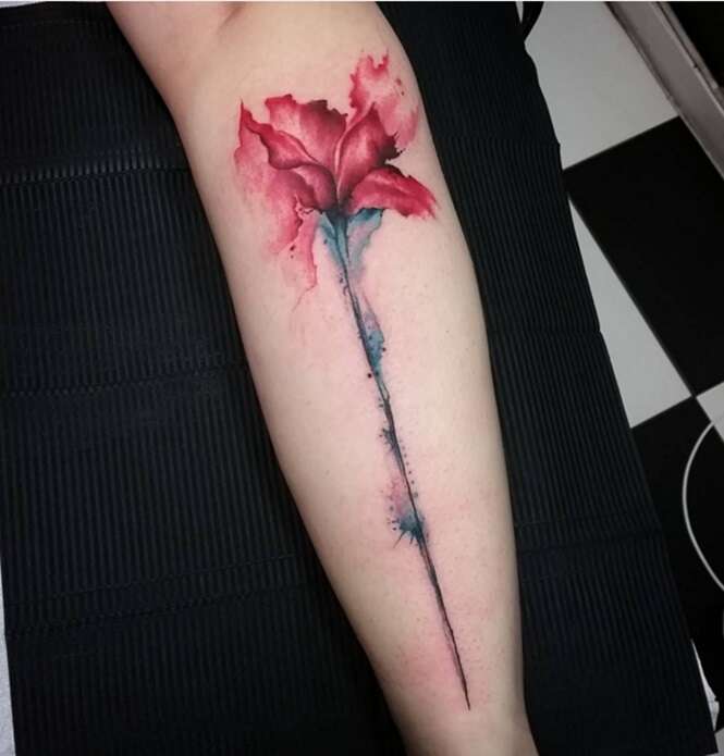 Tatuagens florais para quem ama a primavera