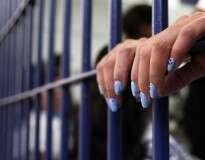 Detenta transexual colocada em prisão masculina é estuprada mais de 2.000 vezes