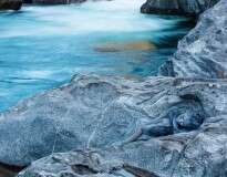 Você consegue encontrar as modelos nestas 12 fotos?