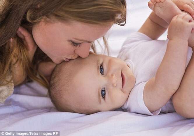 Cientistas explicam motivo que leva as mães a desejarem “comer” seus bebês