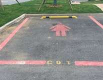 Criação de vagas de estacionamento 50% maiores que o normal para mulheres gera polêmica na China