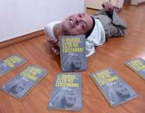 Brasileiro que nasceu com a cabeça para trás lança livro motivacional
