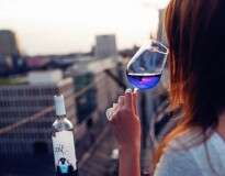 Você conhece o vinho azul?