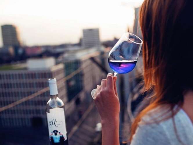 Você conhece o vinho azul?