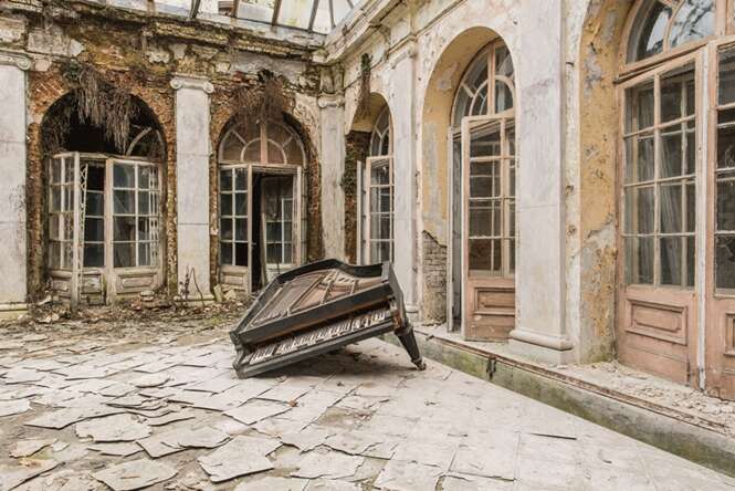 Imagens incríveis de edifícios abandonados por toda a Europa