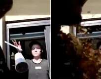 Vídeo: Atendente de McDonald’s joga copo de refrigerante em cliente após homem assustá-la com buzina