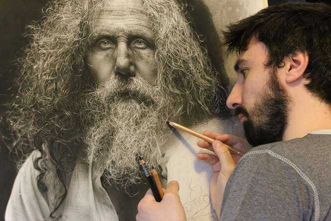 Artista dedica 100 horas para criar desenhos hiper-realistas usando técnicas renascentistas