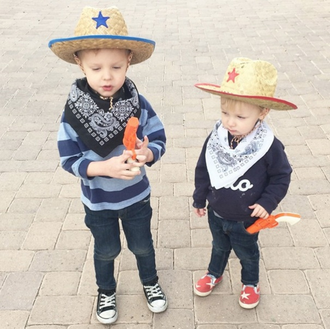 Rockwell e Fenix, seu irmão de 2 anos. Foto: instagram 