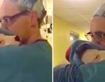 Este veterinário encontrou a melhor solução para acalmar um cãozinho após a cirurgia