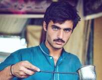Este deve ser o vendedor de chá mais bonito do Paquistão