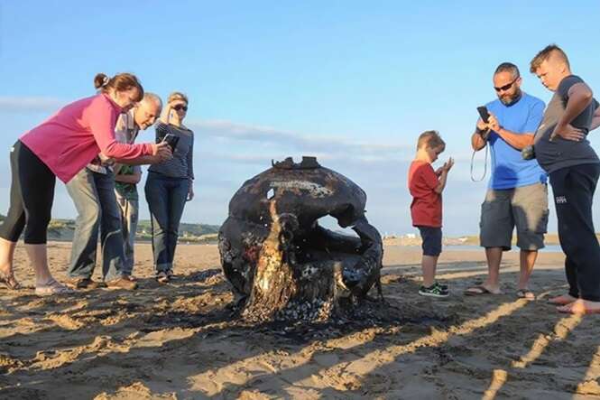 Coisas bizarras achadas na beira da praia Coisas bizarras achadas na beira da praia