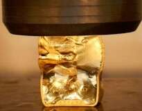 Vídeo impressionante: ouro se comporta como borracha macia em prensa hidráulica