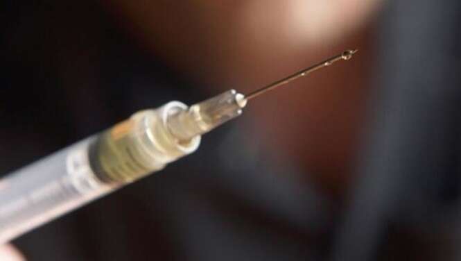 25 imagens que quem tem medo de seringas, agulhas e injeções deve passar  longe
