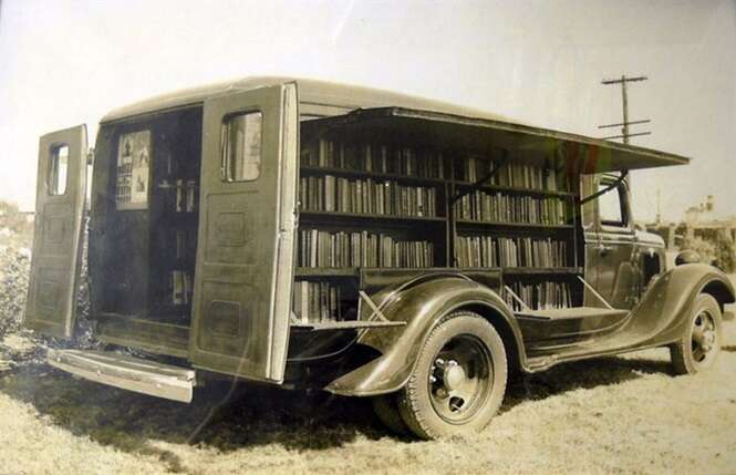 Fotos raras de bibliotecas sobre rodas