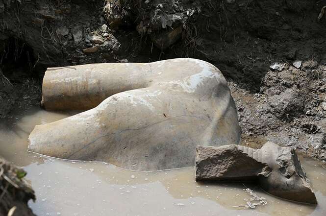 Estátua do faraó Ramsés II encontrada em favela do Cairo é uma das descobertas arqueológicas mais importantes da história