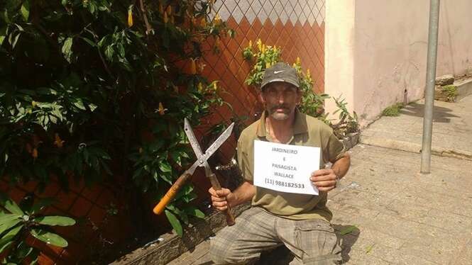 Este homem vendeu papelão durante um ano para pagar seu curso de paisagismo