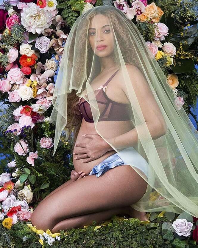 Pais recriam foto viral de Beyoncé para mostrar como a maternidade é na realidade