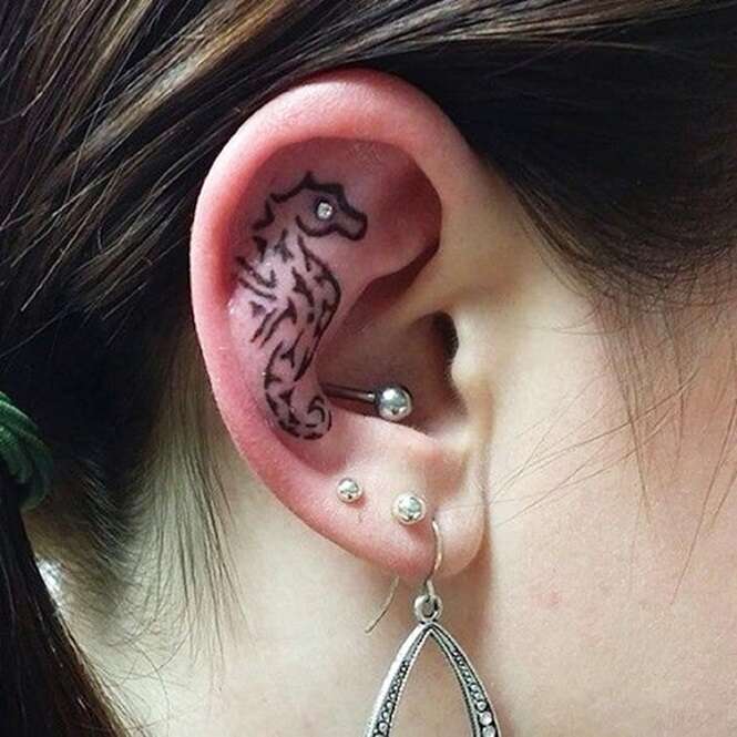 Fascinantes tatuagens em orelhas