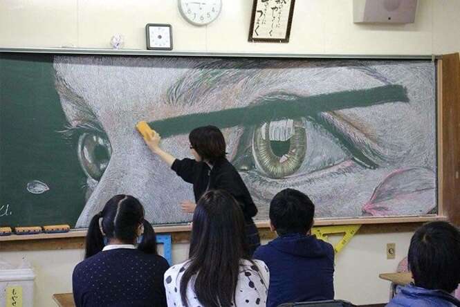 Desenhos incríveis feitos por alunos antes do professor chegar