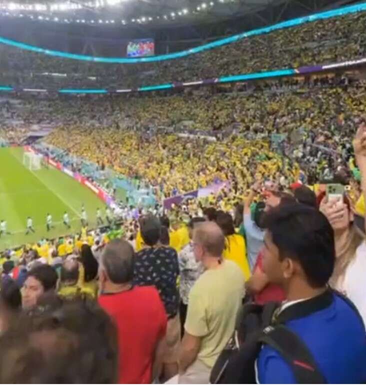 Torcida protesta contra Lula durante jogo da seleção brasileira