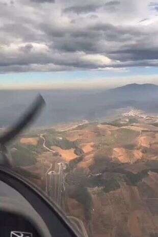 Mulher filma sem querer seus últimos momentos de vida durante acidente de avião