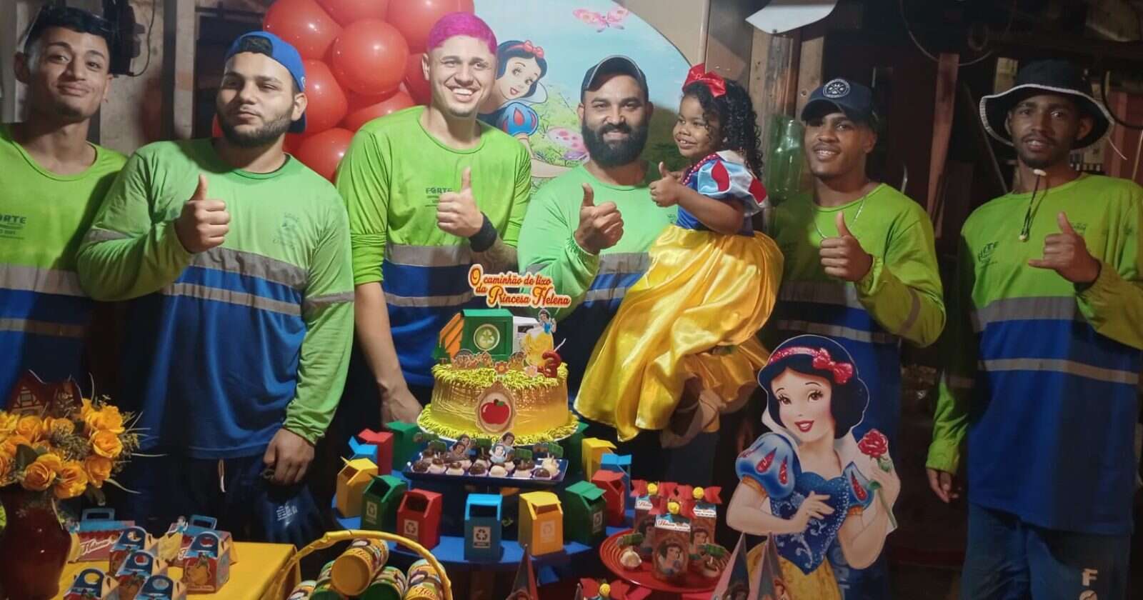 Menina comemora 3 anos e faz festa com tema de coletores de lixo