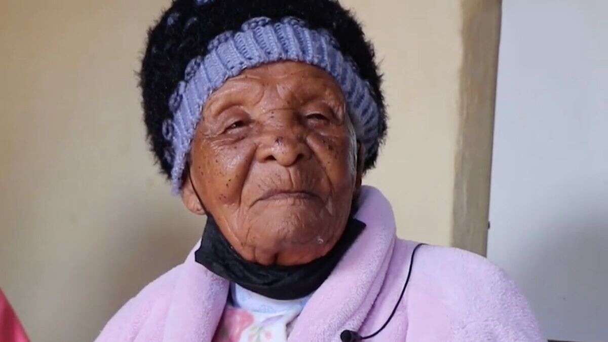 Morre mulher mais velha do mundo aos 128 anos