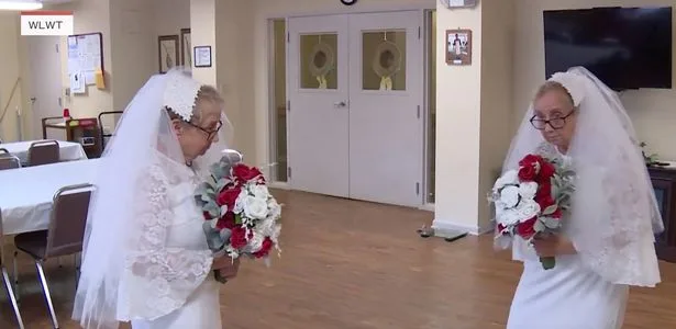 Idosa de 77 anos realiza desejo de ter casamento dos sonhos e se diz realizada